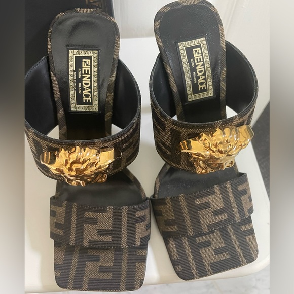 BNIB AUTHENTIC FENDIxVERSACE collab double strap mules in size 36- FENDACE - Picture 4 of 7